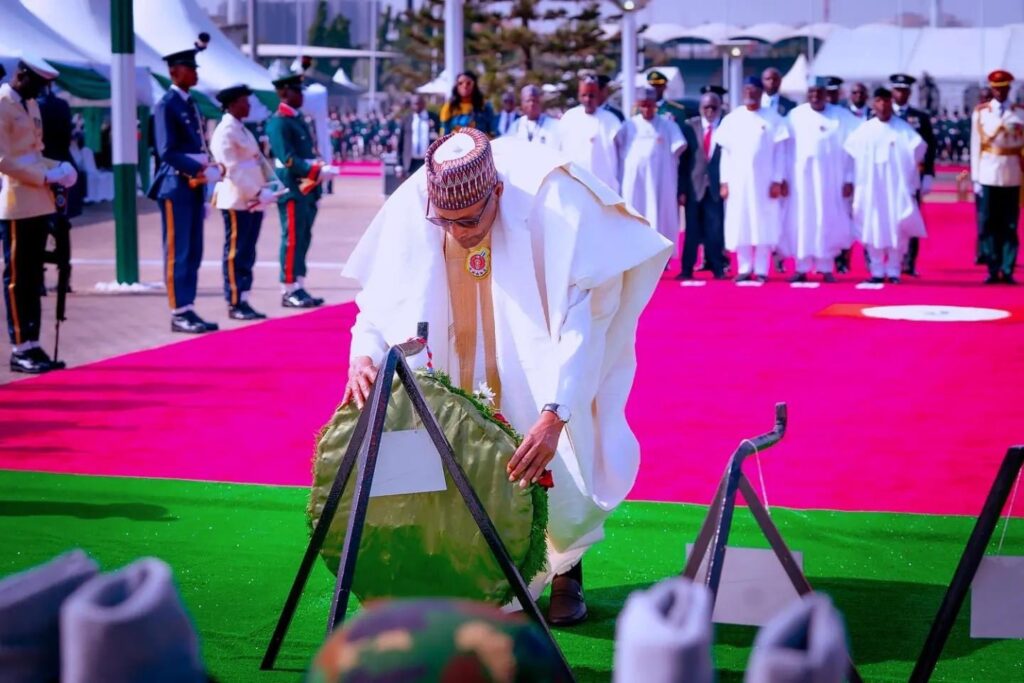 Armed Forces Remembrance Day: Buhari, Osinbajo, Lay Final Wreaths In Office 0000000000000000