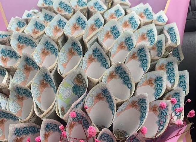 Money Bouquet Is Naira Abuse, CBN Warns Nigerians 28055817 2BA8 4FED 98FC F1E0928B045A