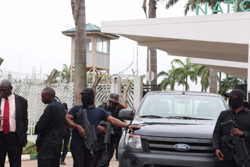 00000000000000000000000000000000000000000000000000000000000000000000000000000000 1