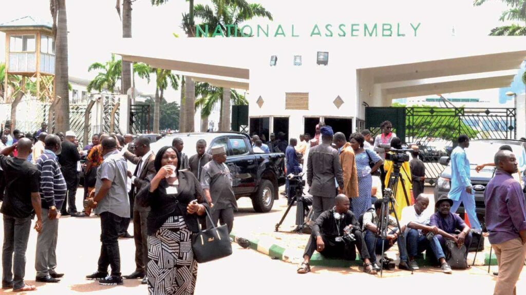 National Assembly Aides, Workers Arrested For ‘Looting’ Ex-Lawmakers’ Offices 0000000000000000000000000000000000000000000000000000000000000000000000000000000000000000000000 27