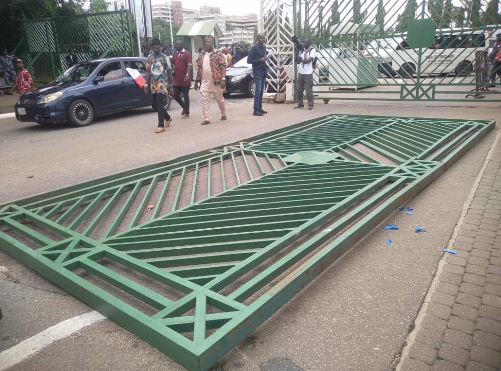Nass Gate