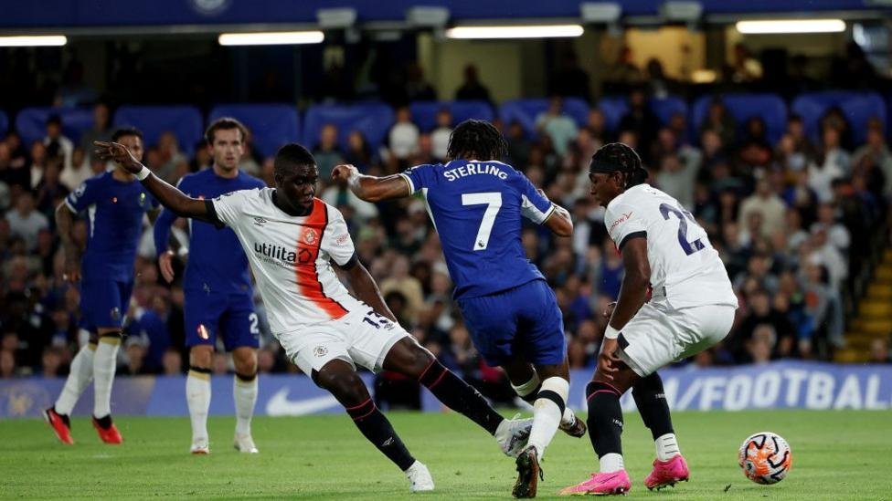 Sterling Double Helps Chelsea See Off Luton Sterling
