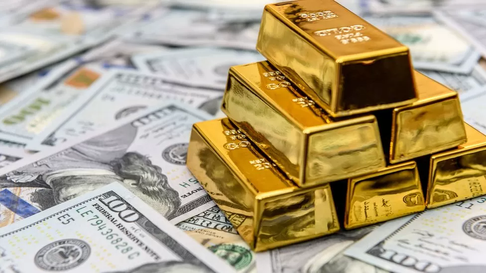 Zambia-Egypt Plane Loaded With Cash, Fake Gold That No-One Is Claiming gold and dollars