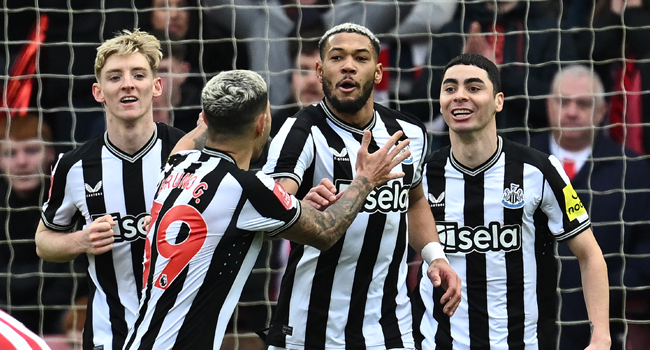 Newcastle Beat Bitter Rivals Sunderland For First Time In 13 Years Castle Sunderland