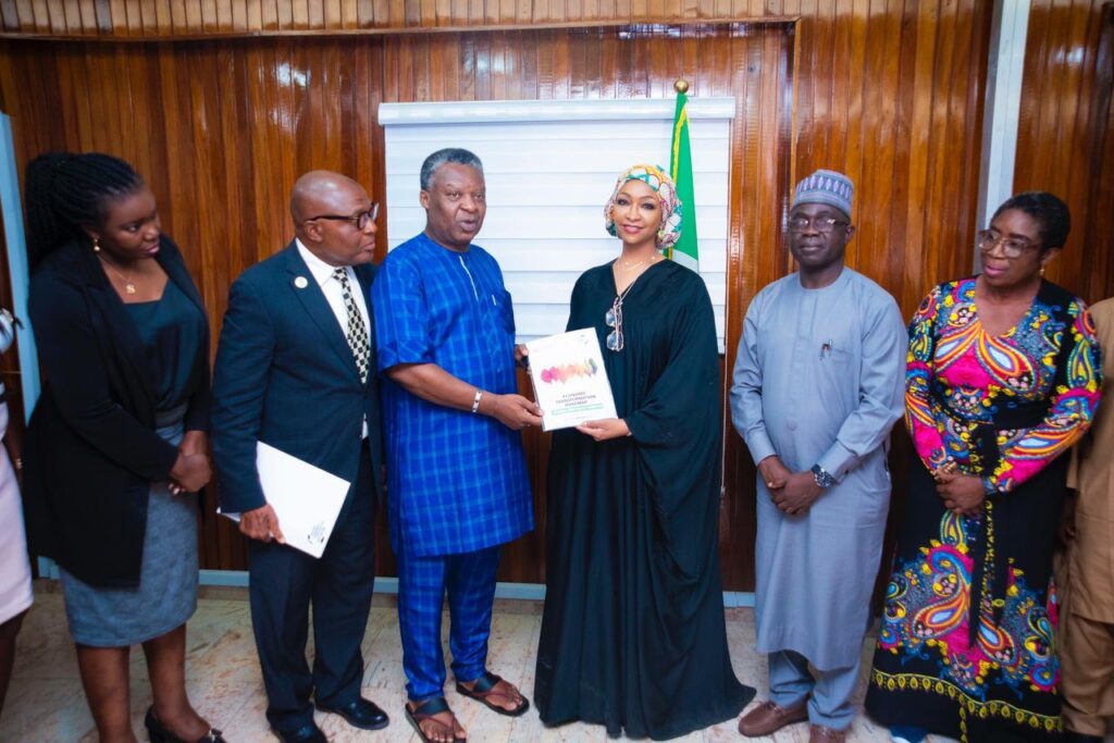 e20b1951 9ab2 4221 8e13 69dc89e5b3eb