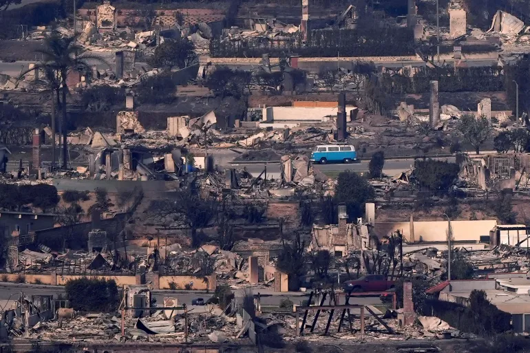 Los Angeles Fires Burn 10,000 Structures As New Blaze Spreads L A Fire