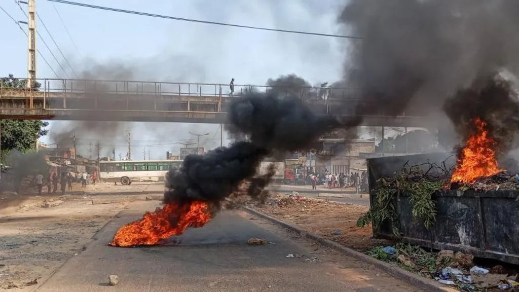 Many Injured As Mozambique Police Fire On Opposition Protest Mozambique Protest 2