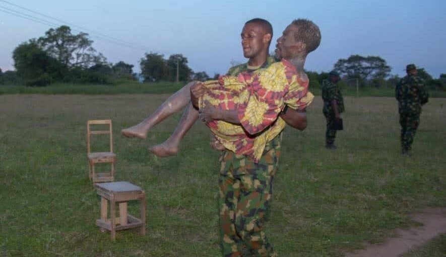 PHOTOS: Soldiers Rescue Four Chinese Nationals, 17 Other Kidnap Victims 1 Soldier Rescue 2