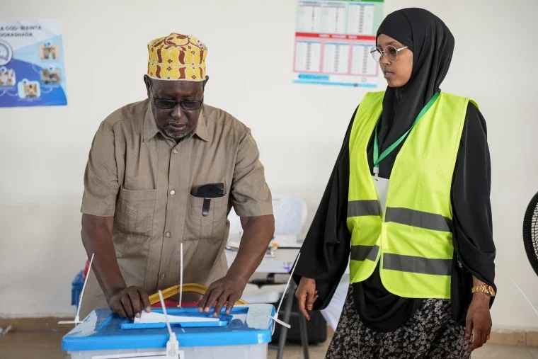 Somalis Vote In The First One-Person, One-Vote Election In Decades Somlai Vote