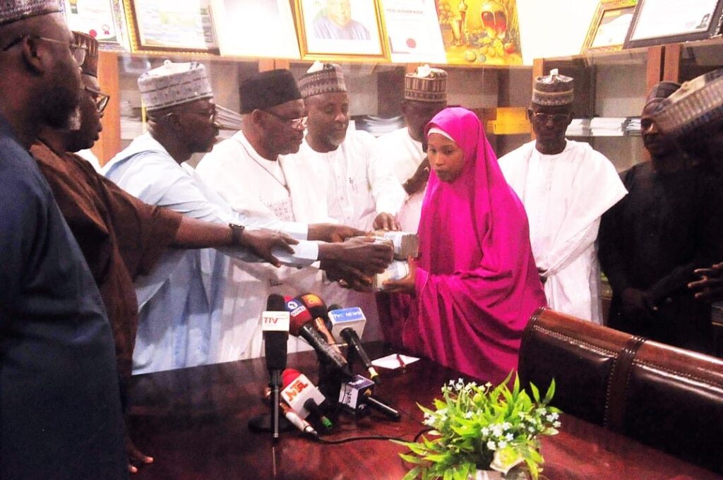 92a514d4 286c 4529 8ab0 c48b04f34b71