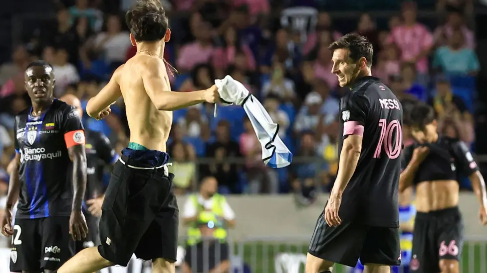 Messi Tackled By Pitch Invader In Inter Miami Game Messi Invader
