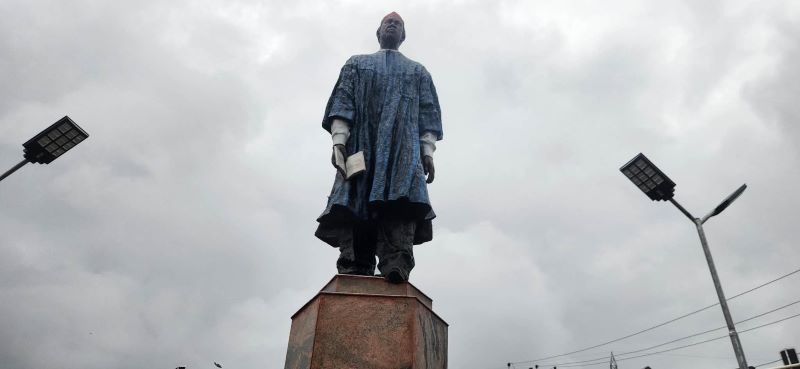 13 Years After Literary Icon’s Death, Governor Soludo Unveils Statue Of Chinua Achebe Achebe Statue 2