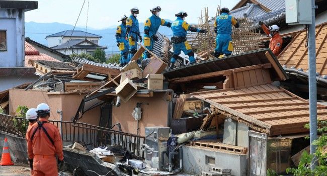 Japan Earthquake Toll Hits 34 As Survivors Struggle In Heat Japan Quake
