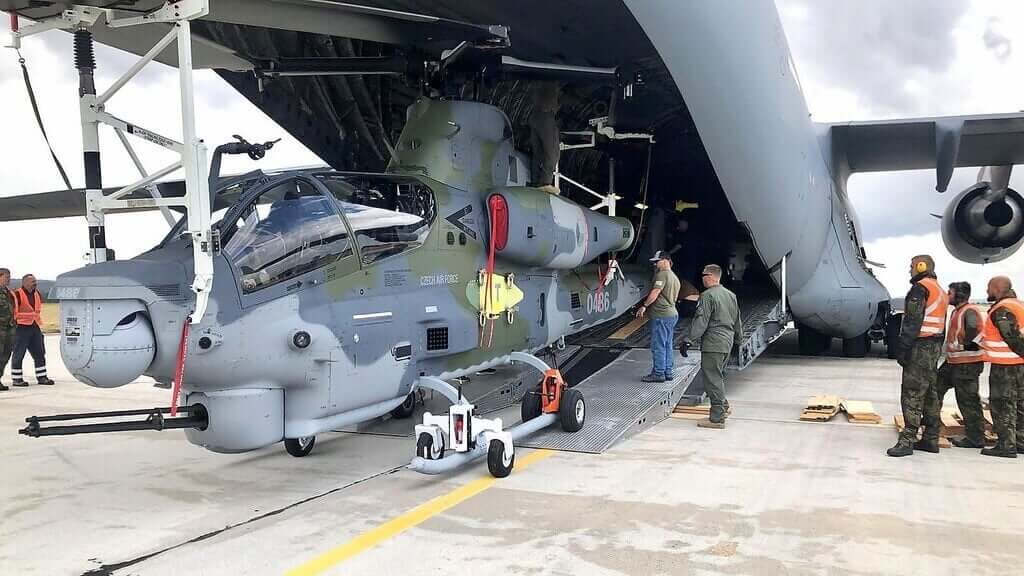 Ah 1Z Helicopter