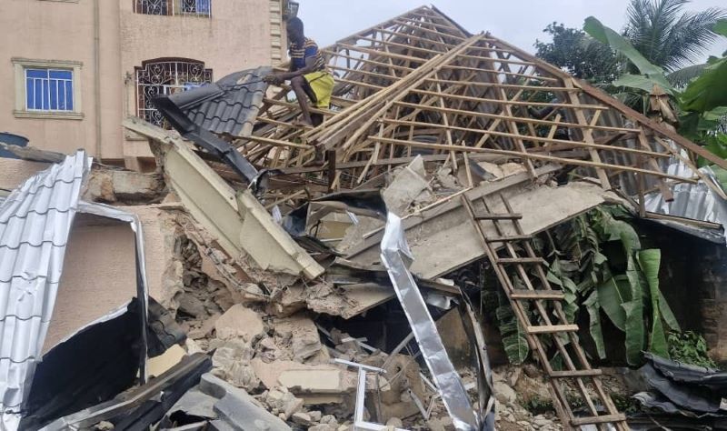Woman, 14-Year-Old Daughter Die As Neighbouring Three-Storey Building Collapses On Their Home In Anambra Anambra House Collapse